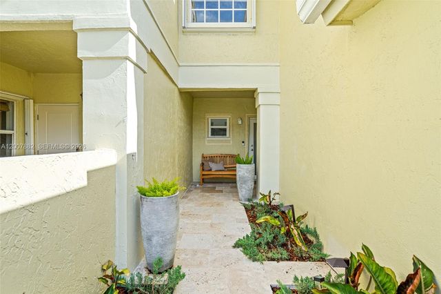 11845 SW 100th St ., Miami, FL 33186