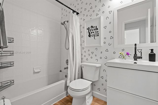 11845 SW 100th St ., Miami, FL 33186