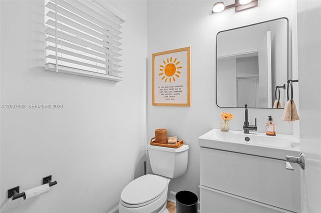 11845 SW 100th St ., Miami, FL 33186