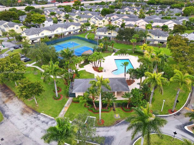 11845 SW 100th St ., Miami, FL 33186