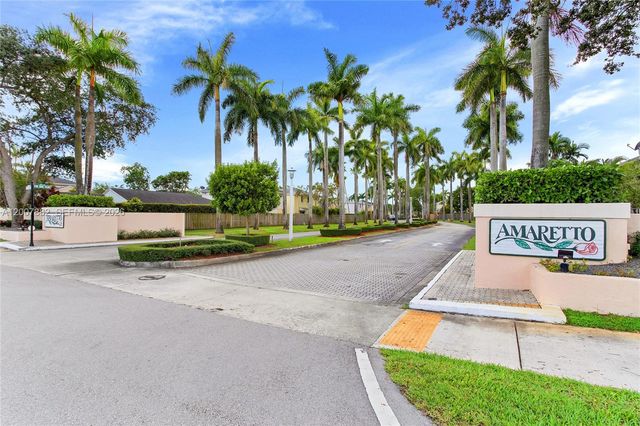 11845 SW 100th St ., Miami, FL 33186