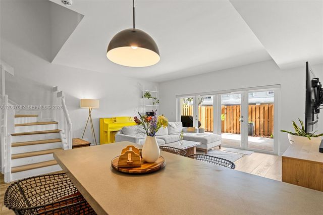 11845 SW 100th St ., Miami, FL 33186