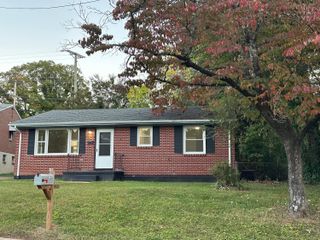 822 Hundley St ST, Martinsville, VA 24112