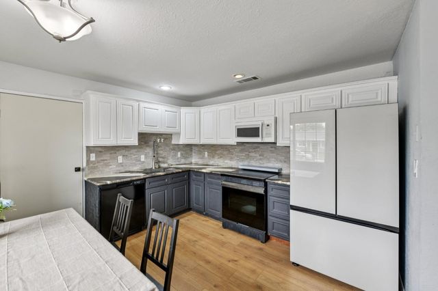 8751 Torrey Way, Elk Grove, CA 95624