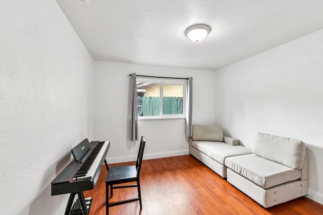 8751 Torrey Way, Elk Grove, CA 95624