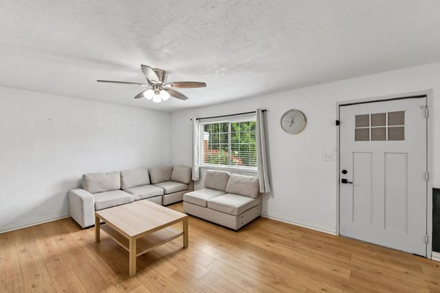 8751 Torrey Way, Elk Grove, CA 95624