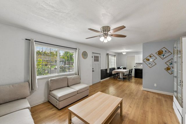 8751 Torrey Way, Elk Grove, CA 95624