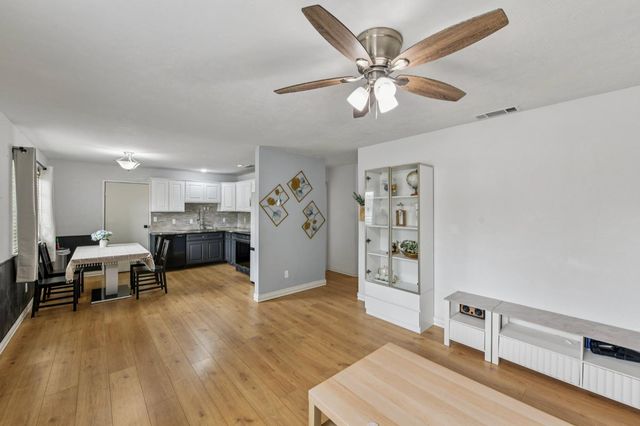 8751 Torrey Way, Elk Grove, CA 95624