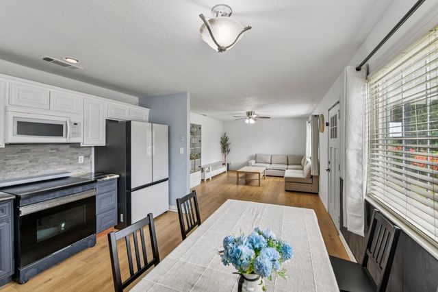 8751 Torrey Way, Elk Grove, CA 95624