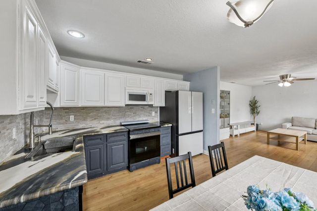 8751 Torrey Way, Elk Grove, CA 95624