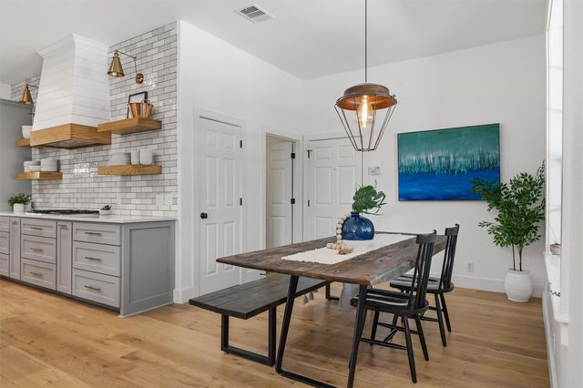 140 Vincas Shadow CT, Driftwood, TX 78619