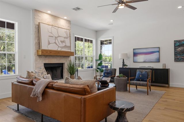 140 Vincas Shadow CT, Driftwood, TX 78619