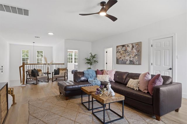 140 Vincas Shadow CT, Driftwood, TX 78619