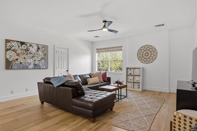 140 Vincas Shadow CT, Driftwood, TX 78619