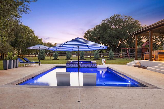 140 Vincas Shadow CT, Driftwood, TX 78619