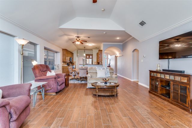 2620 Britany Circle, Bedford, TX 76022