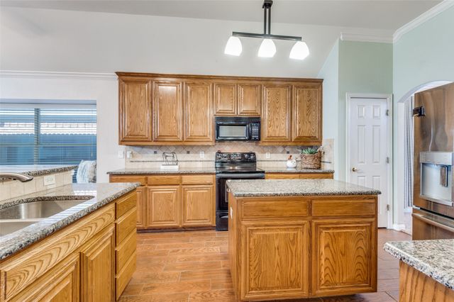 2620 Britany Circle, Bedford, TX 76022