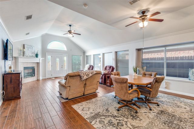 2620 Britany Circle, Bedford, TX 76022