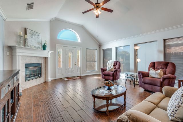 2620 Britany Circle, Bedford, TX 76022