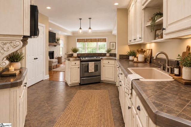 709 W Main Street, Pickens, SC 29671