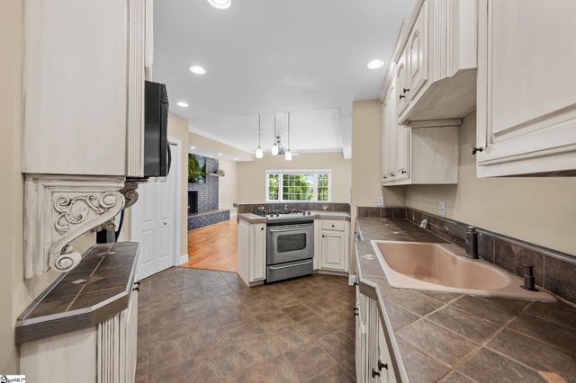 709 W Main Street, Pickens, SC 29671