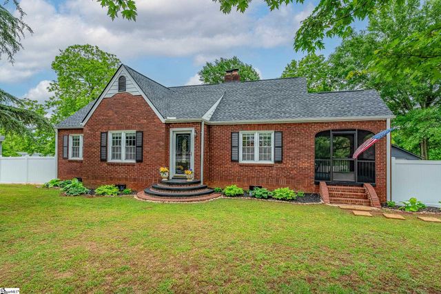 709 W Main Street, Pickens, SC 29671