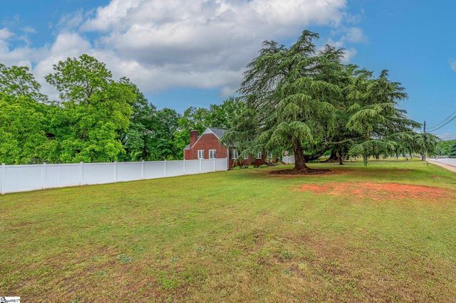709 W Main Street, Pickens, SC 29671