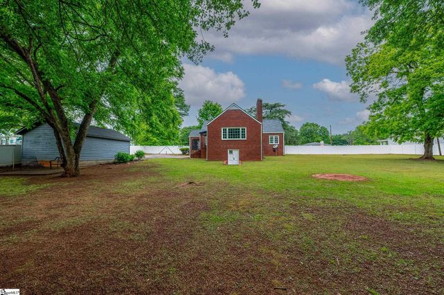 709 W Main Street, Pickens, SC 29671