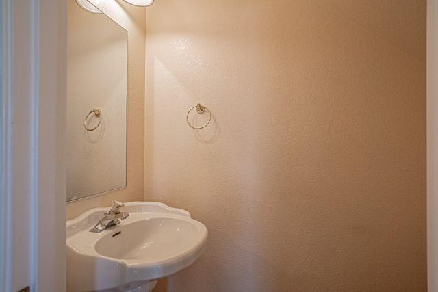 827 Blackberry Lane, Ashland, OR 97520