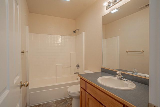 827 Blackberry Lane, Ashland, OR 97520