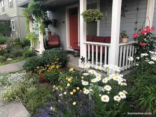 827 Blackberry Lane, Ashland, OR 97520