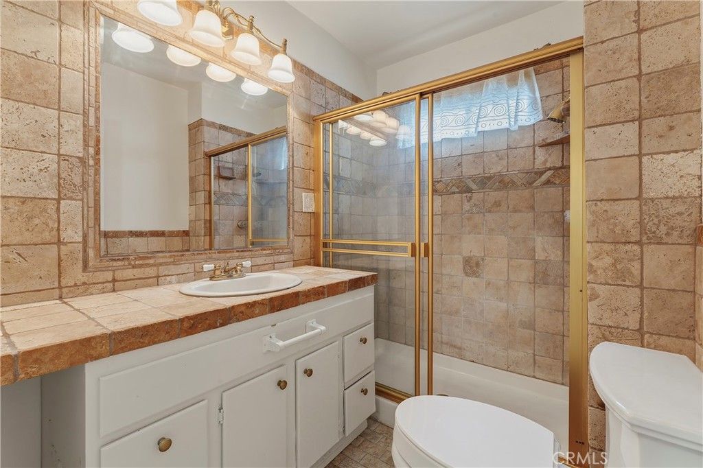 Image 11 of property listing at 6513 Allston, Los Angeles, CA 90022