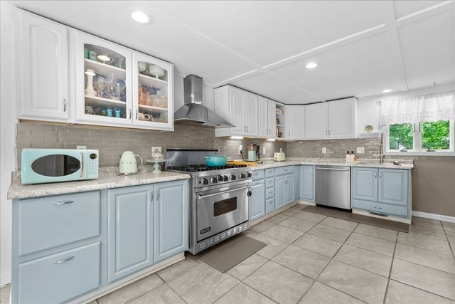 24 Cedar St, Westborough, MA 01581