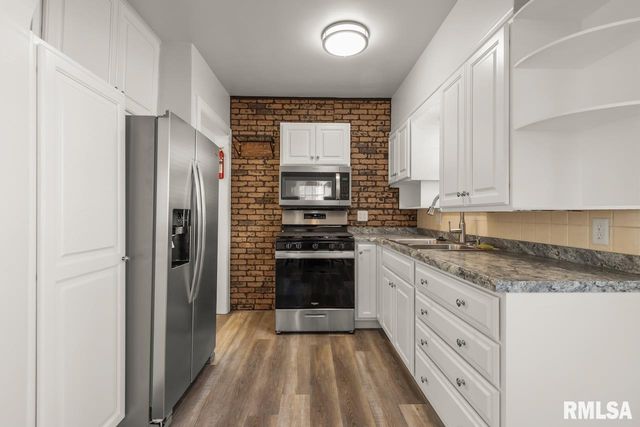 265 S THORNCREST Avenue, Creve Coeur, IL 61610