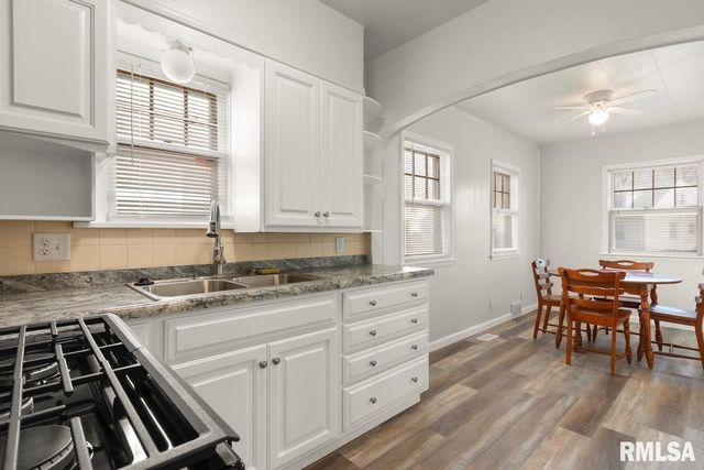 265 S THORNCREST Avenue, Creve Coeur, IL 61610