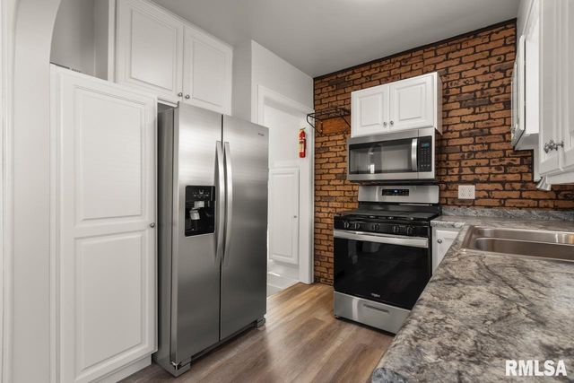 265 S THORNCREST Avenue, Creve Coeur, IL 61610