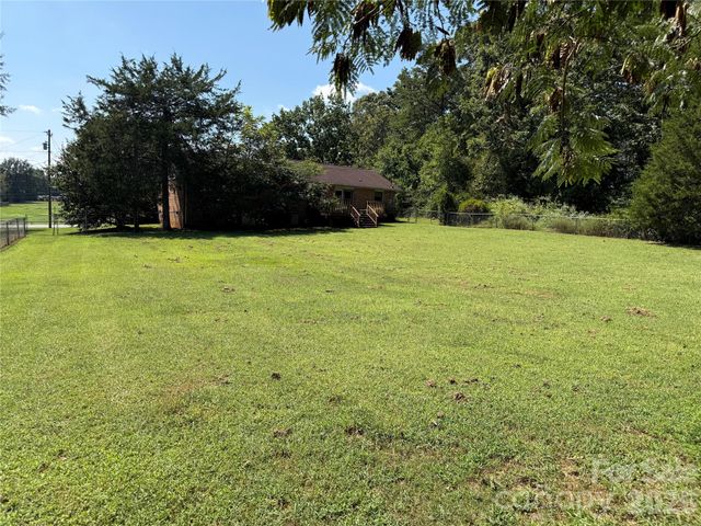 269 Old Henrietta Road, Forest City, NC 28043