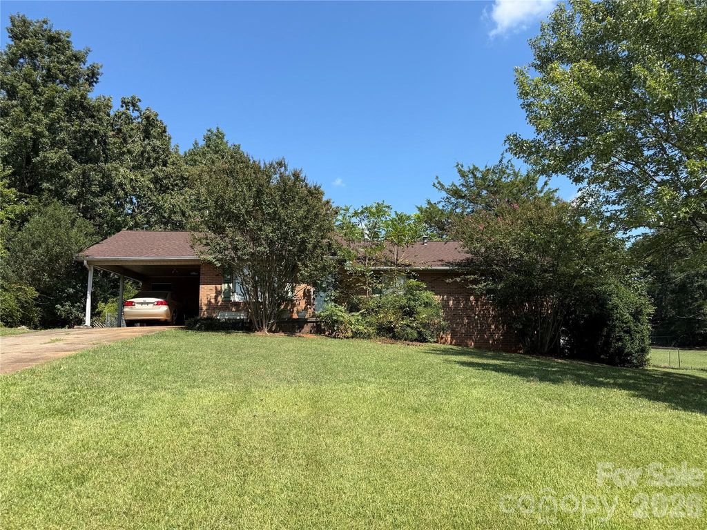 269 Old Henrietta Road, Forest City, NC 28043