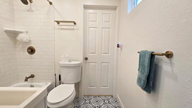 4383 81 Van Dyke Avenue, San Diego, CA 92105