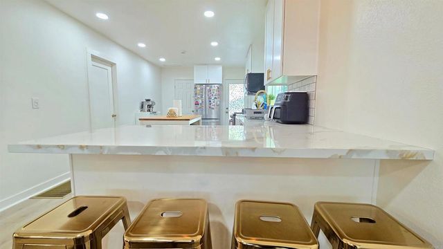 4383 81 Van Dyke Avenue, San Diego, CA 92105