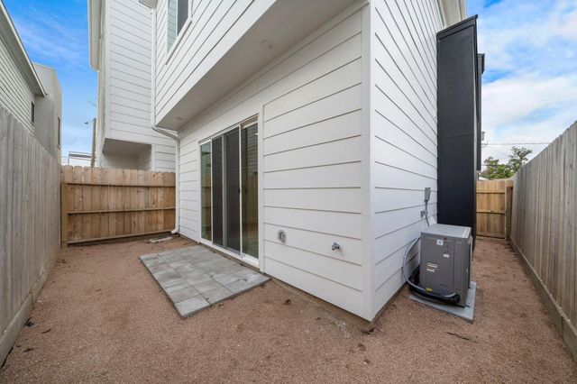 1512 Barbee Street B, Houston, TX 77004