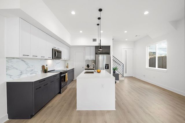 1512 Barbee Street B, Houston, TX 77004