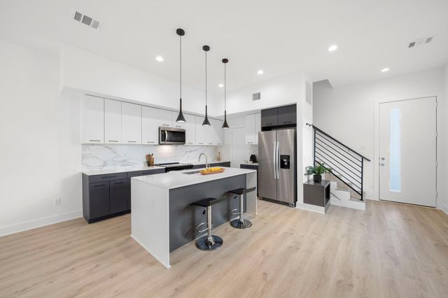 1512 Barbee Street B, Houston, TX 77004