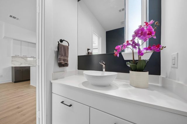 1512 Barbee Street B, Houston, TX 77004