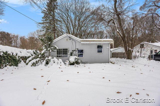 923 Wilson Avenue, Norton Shores City, MI 49441