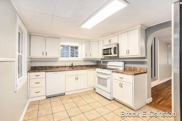 923 Wilson Avenue, Norton Shores City, MI 49441