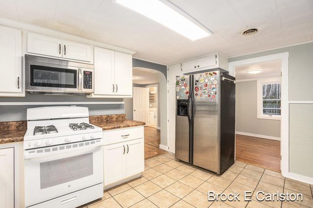 923 Wilson Avenue, Norton Shores City, MI 49441