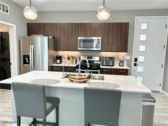 11290 Hidden Peak Avenue 308, Las Vegas, NV 89135