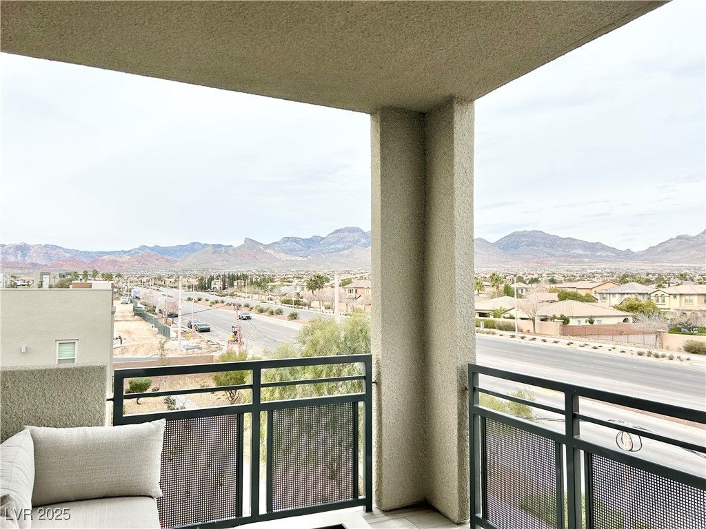 11290 Hidden Peak Avenue 308, Las Vegas, NV 89135