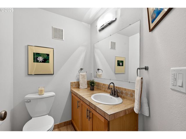 3926 CARMAN Dr, Lake Oswego, OR 97035